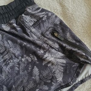 Lululemon Tracker Short sz 12